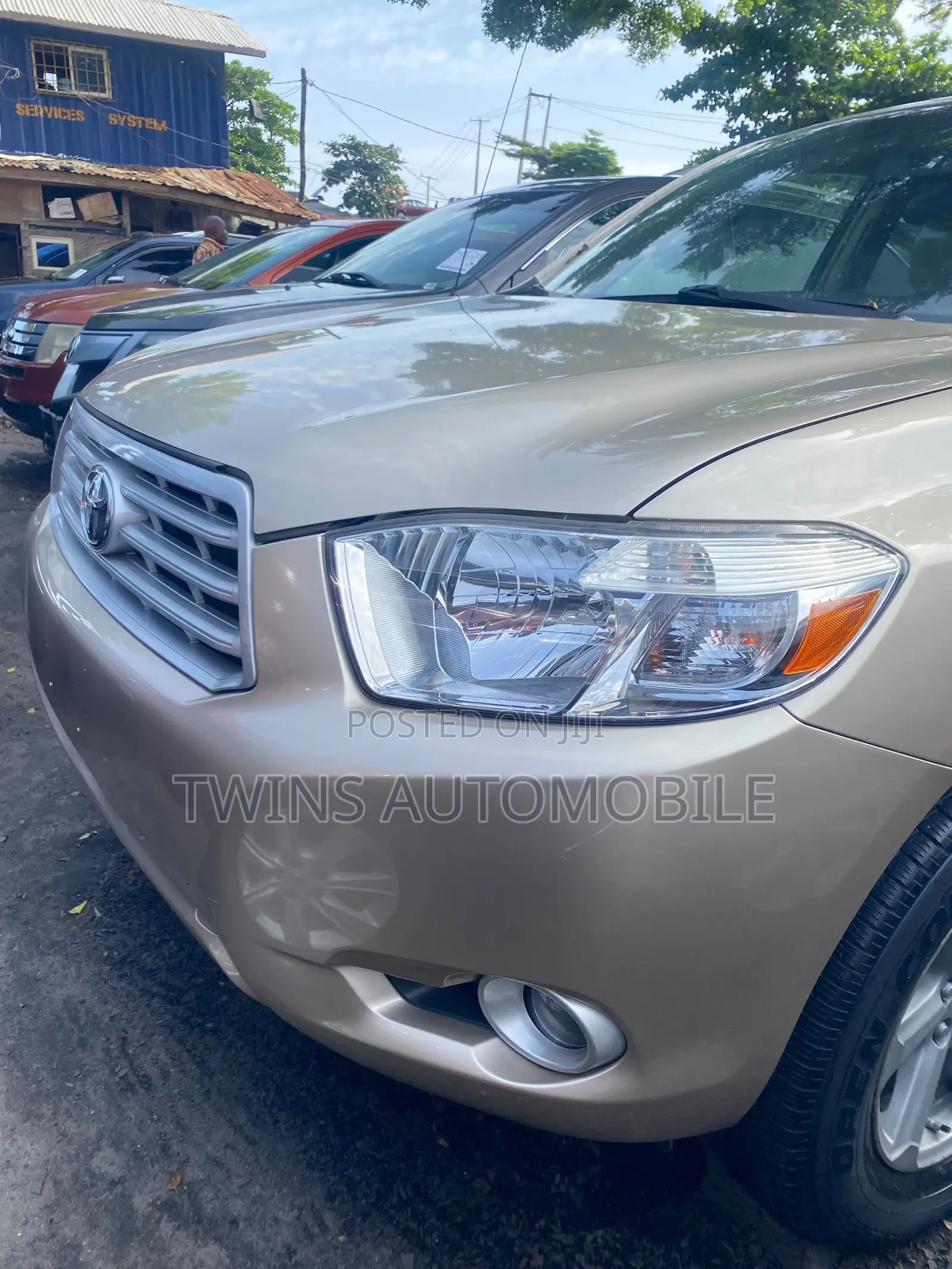 Toyota Highlander Limited 2010 Gold
