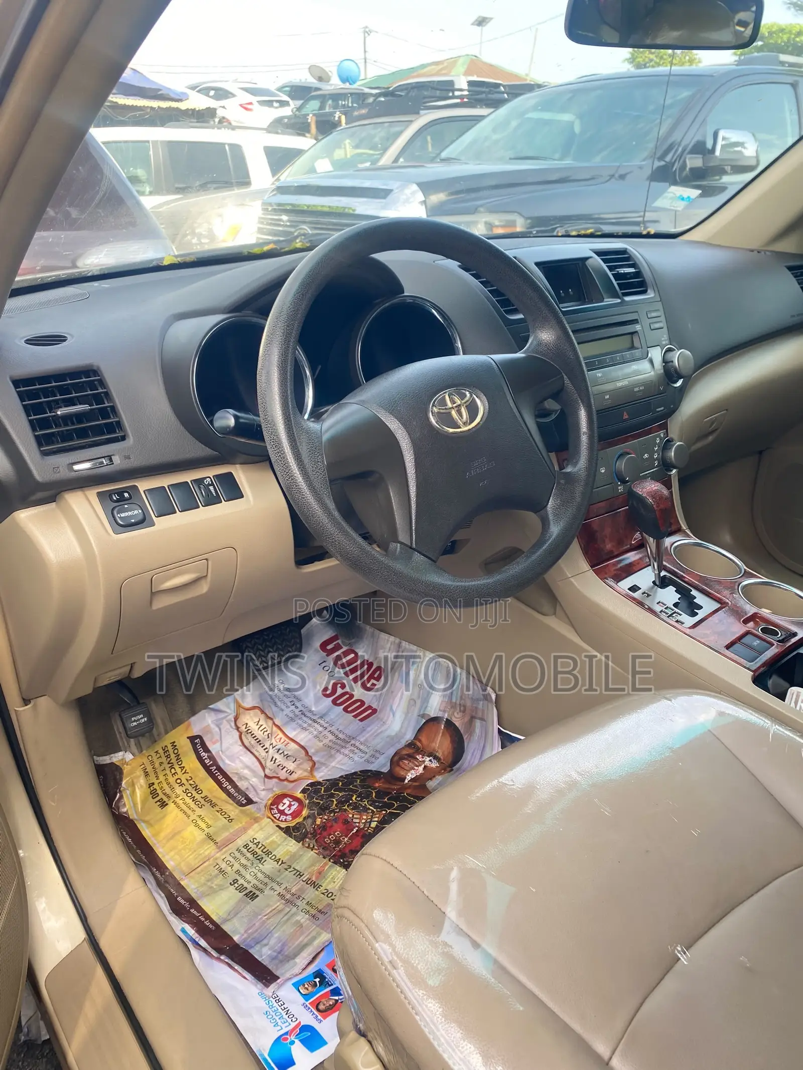 Toyota Highlander Limited 2010 Gold