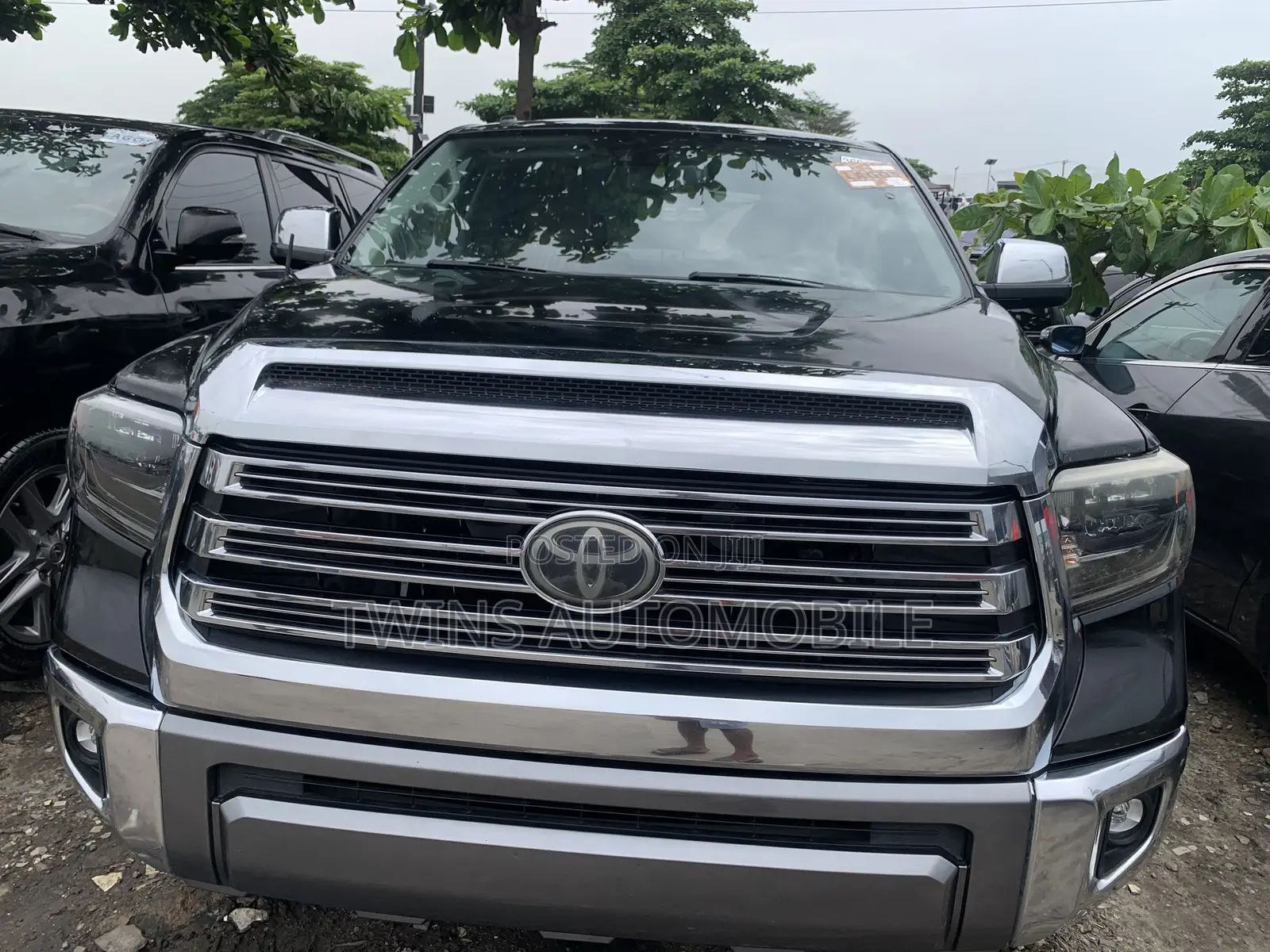 Toyota Tundra 1794 5.7L V8 4x4 CrewMax 5.6 ft. box 145.7 in. WB 2019