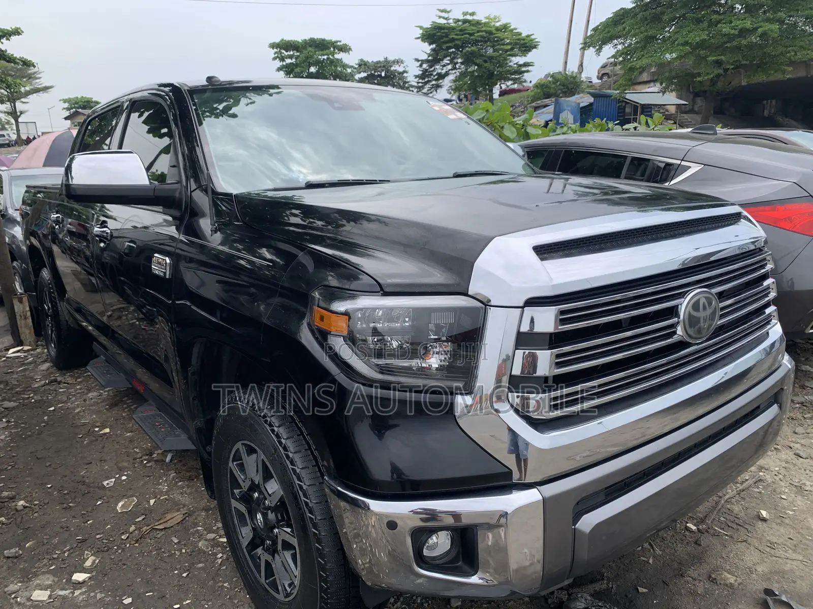 Toyota Tundra 1794 5.7L V8 4x4 CrewMax 5.6 ft. box 145.7 in. WB 2019