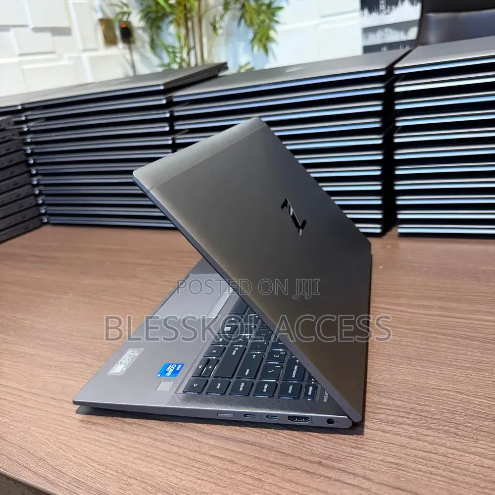 Laptop HP ZBook Firefly 14 G7 16GB Intel Core i7 SSD 256GB