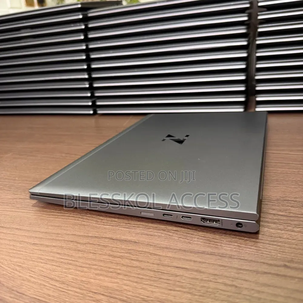 Laptop HP ZBook Firefly 14 G7 16GB Intel Core i7 SSD 256GB