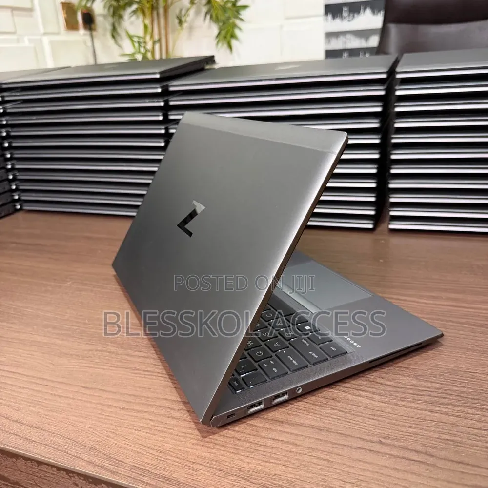 Laptop HP ZBook Firefly 14 G7 16GB Intel Core i7 SSD 256GB