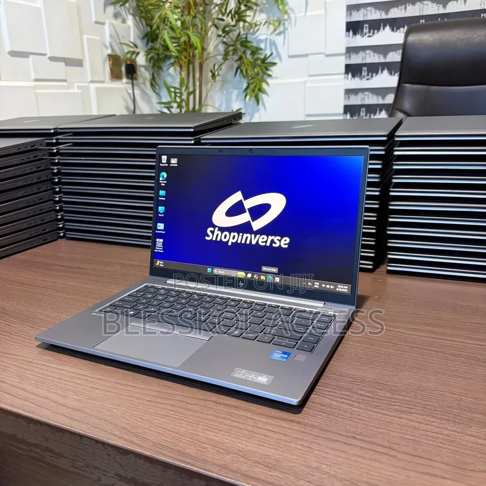Laptop HP ZBook Firefly 14 G7 8GB Intel Core i7 SSD 256GB