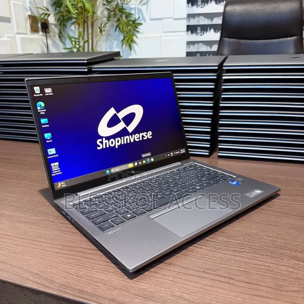 Laptop HP ZBook Firefly 14 G7 8GB Intel Core i7 SSD 256GB
