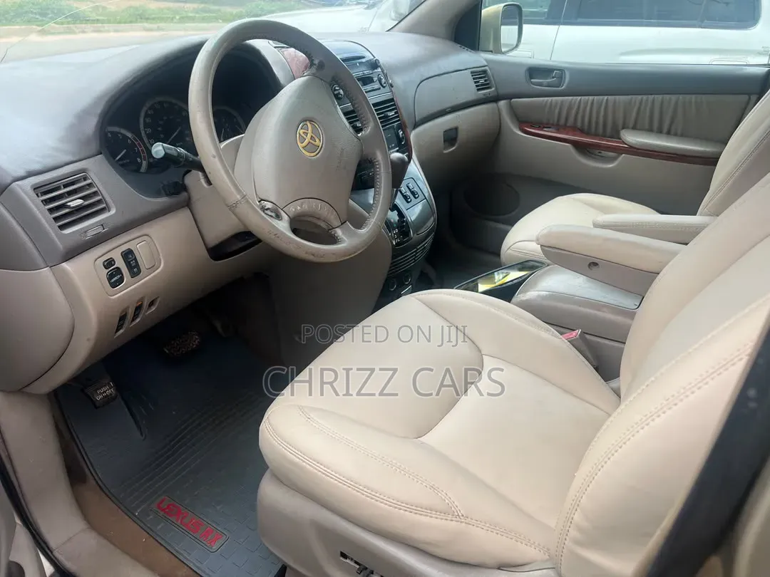Toyota Sienna XLE 2005 Gold