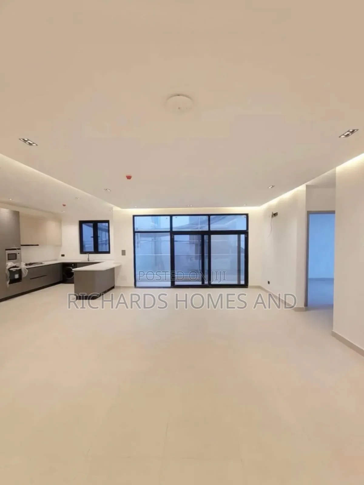 2bdrm Apartment in Lekki Phase 1 for rent