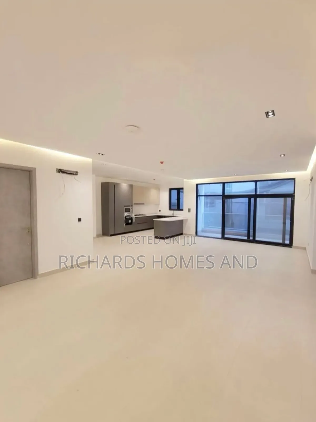 2bdrm Apartment in Lekki Phase 1 for rent