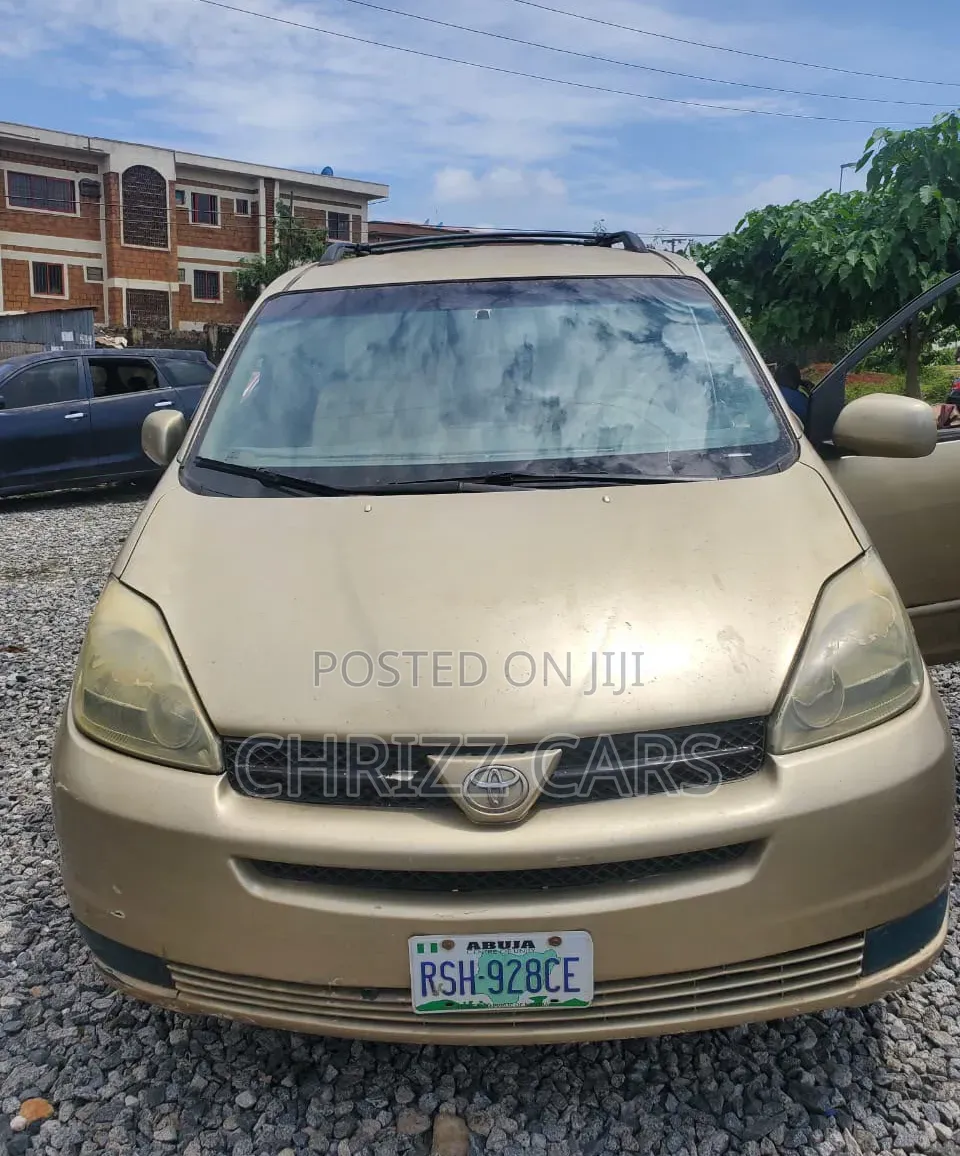 Toyota Sienna XLE 2005 Gold