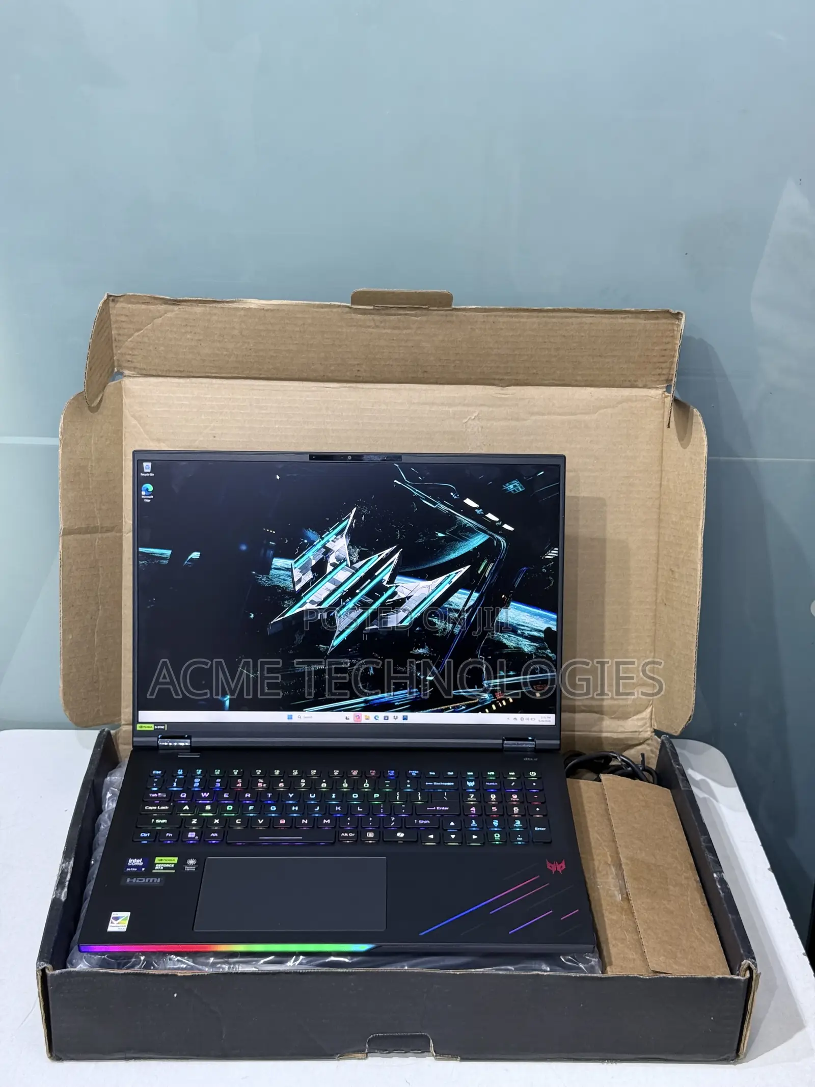 New Laptop Acer Predator Helios 18 AI 64GB Intel Core Ultra 9 SSD 2T