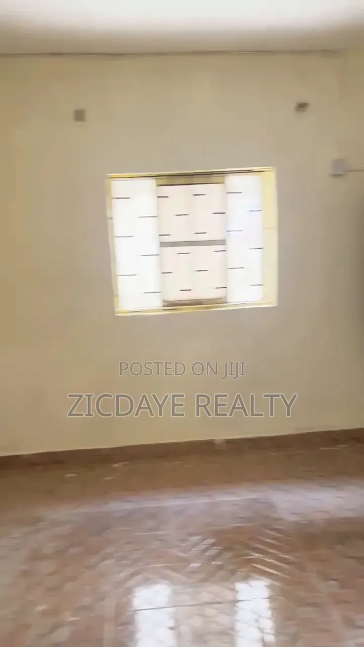 1bdrm Room & Parlour in Community Road, Yaba for rent