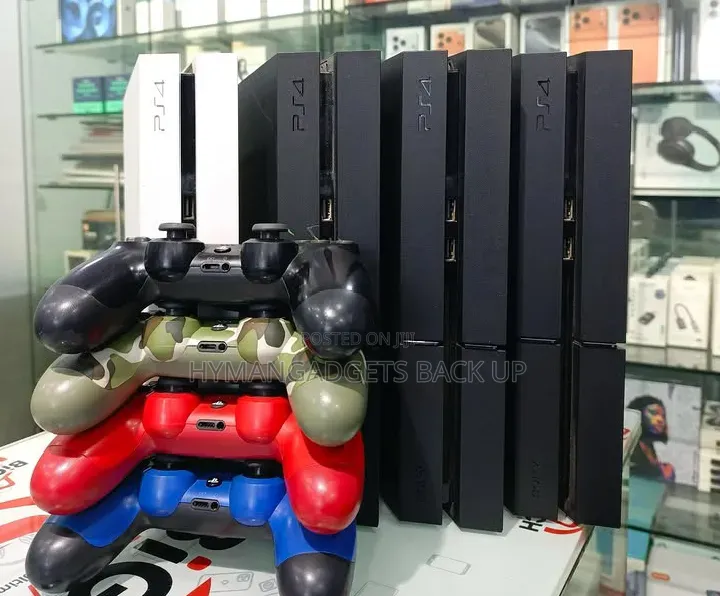 UK Used PS 4 Fat With 2 Pads