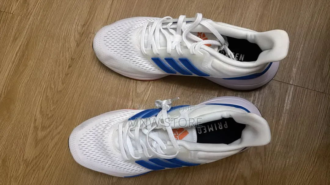 Adidas Sneakers