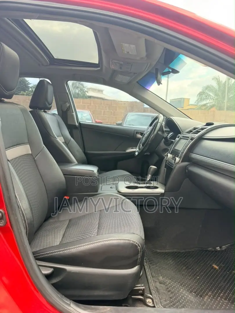 Toyota Camry SE 4dr Sedan (2.5L 4cyl 6A) 2013 Red