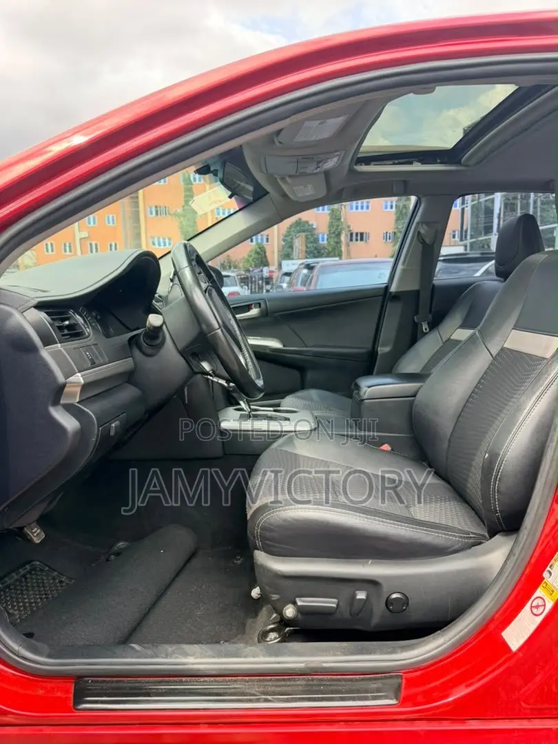 Toyota Camry SE 4dr Sedan (2.5L 4cyl 6A) 2013 Red