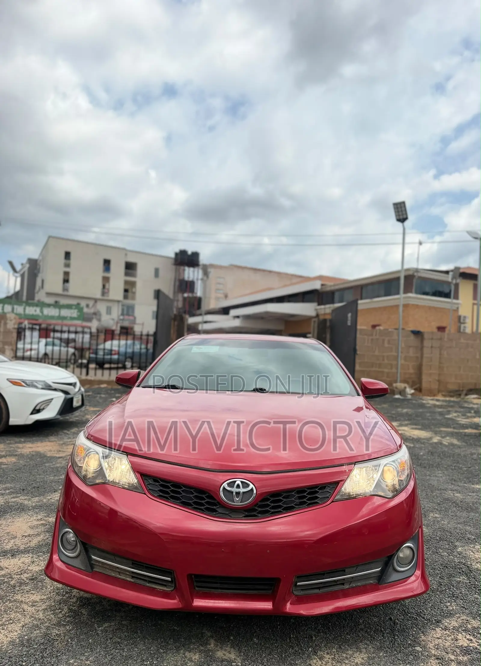 Toyota Camry SE 4dr Sedan (2.5L 4cyl 6A) 2013 Red