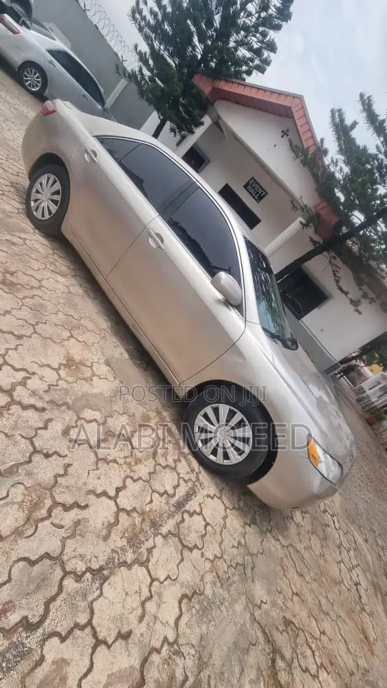 Toyota Camry 2.4 LE 2008 Gold