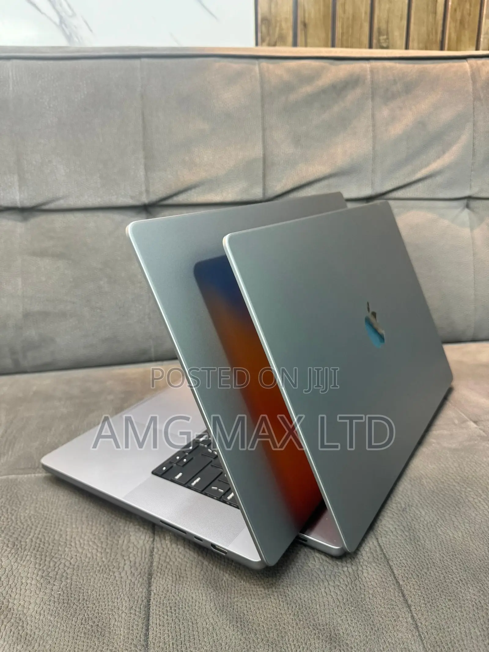 Laptop Apple MacBook Pro 2021 M1 16GB Apple M1 Pro SSD 512GB