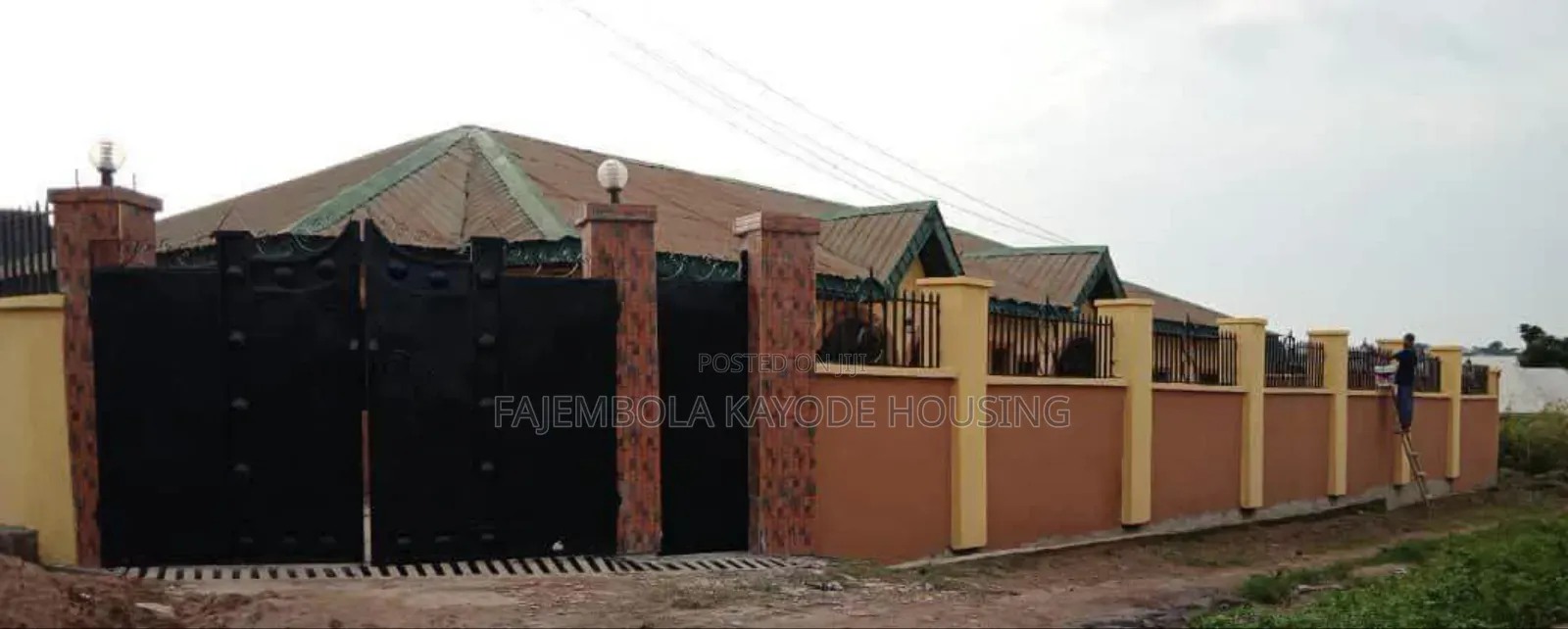 3bdrm Block of Flats in Abike Estate, Akobo for sale