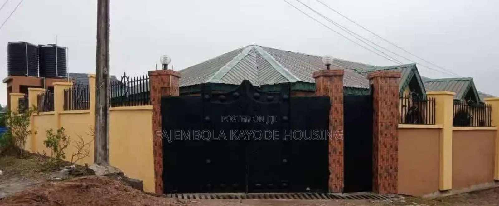 3bdrm Block of Flats in Abike Estate, Akobo for sale