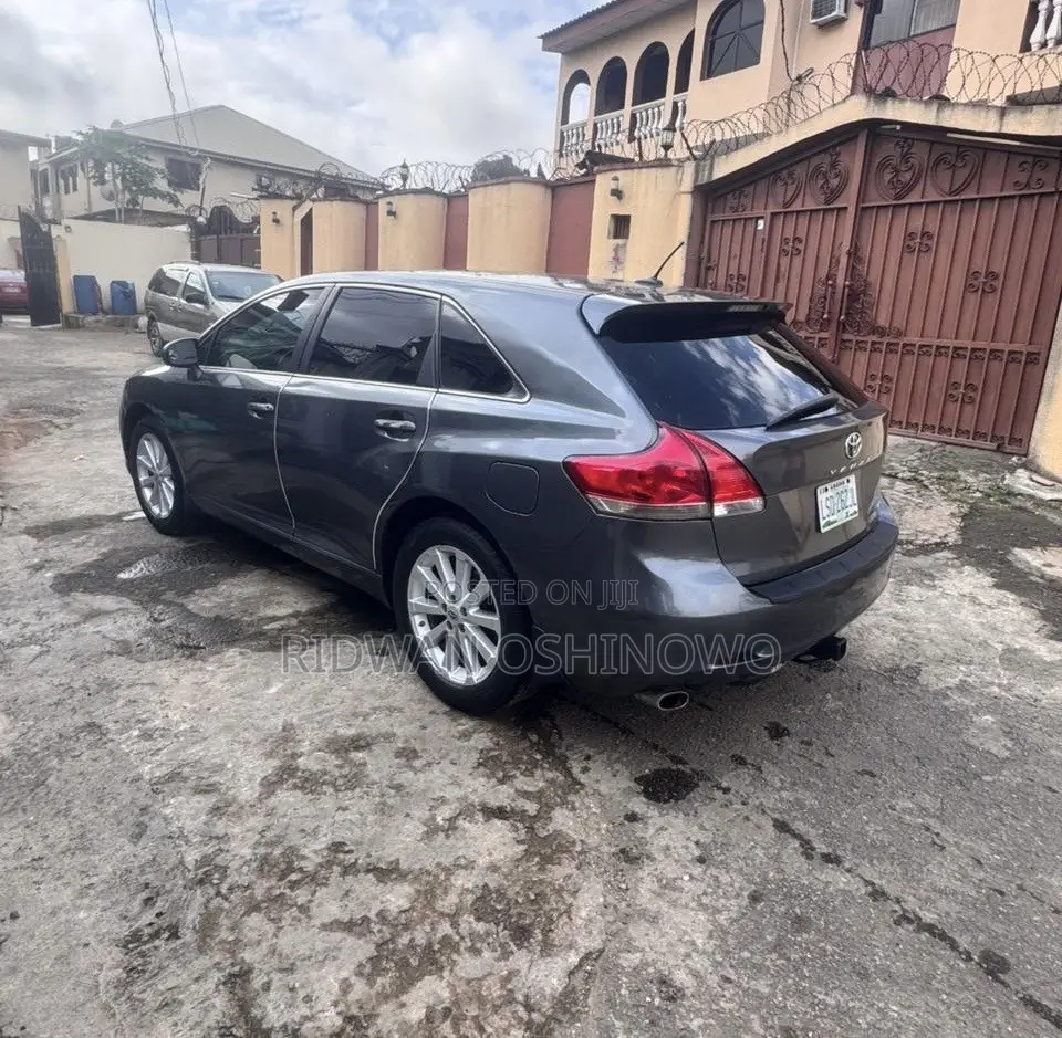 Toyota Venza 2011 Gray