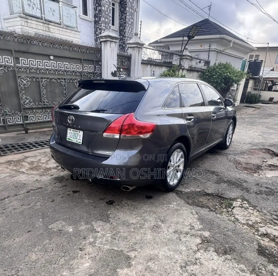 Toyota Venza 2011 Gray