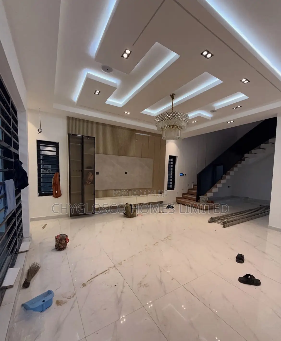 4bdrm Duplex in New Layout for sale