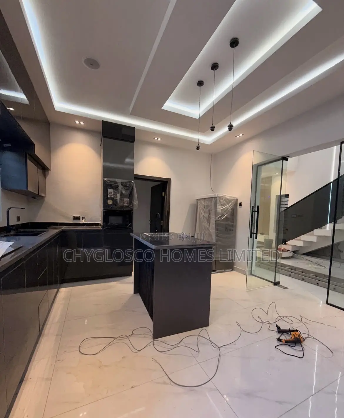 4bdrm Duplex in New Layout for sale
