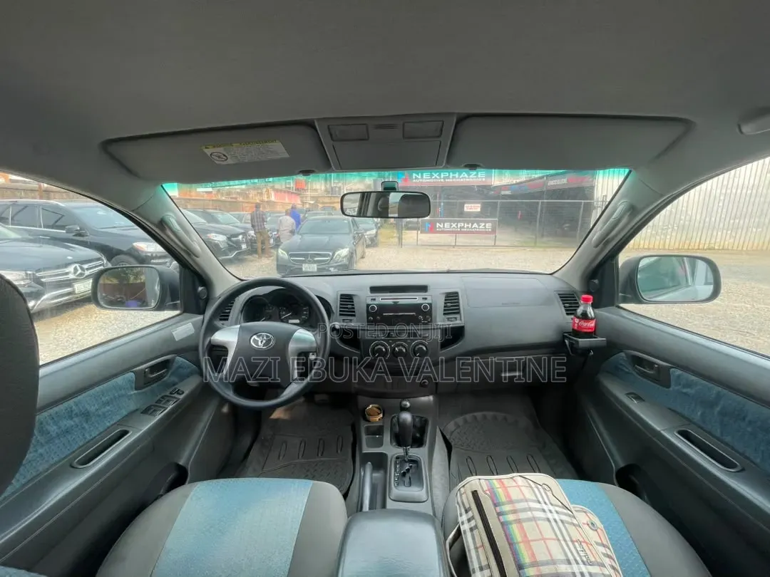 Toyota Hilux 2015 Silver