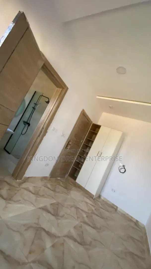 3bdrm Apartment in Ologolo Lekki Lagos for rent