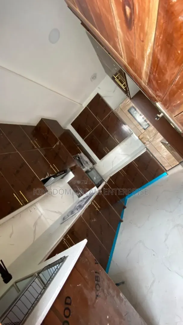 3bdrm Apartment in Ologolo Lekki Lagos for rent