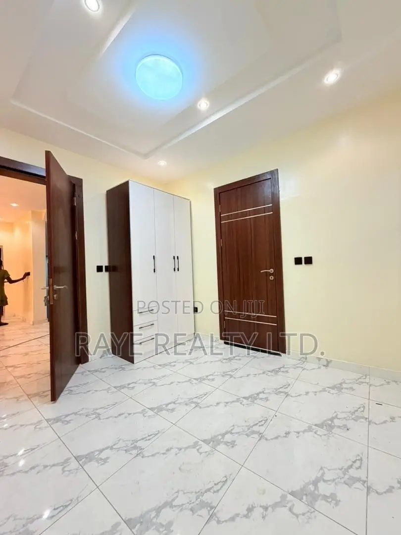 4bdrm Duplex in Oregun for sale