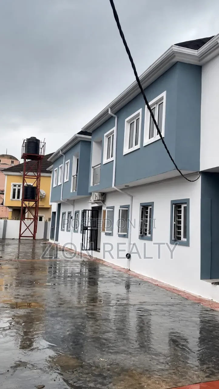 3bdrm Apartment in Elefo, Awoyaya for rent