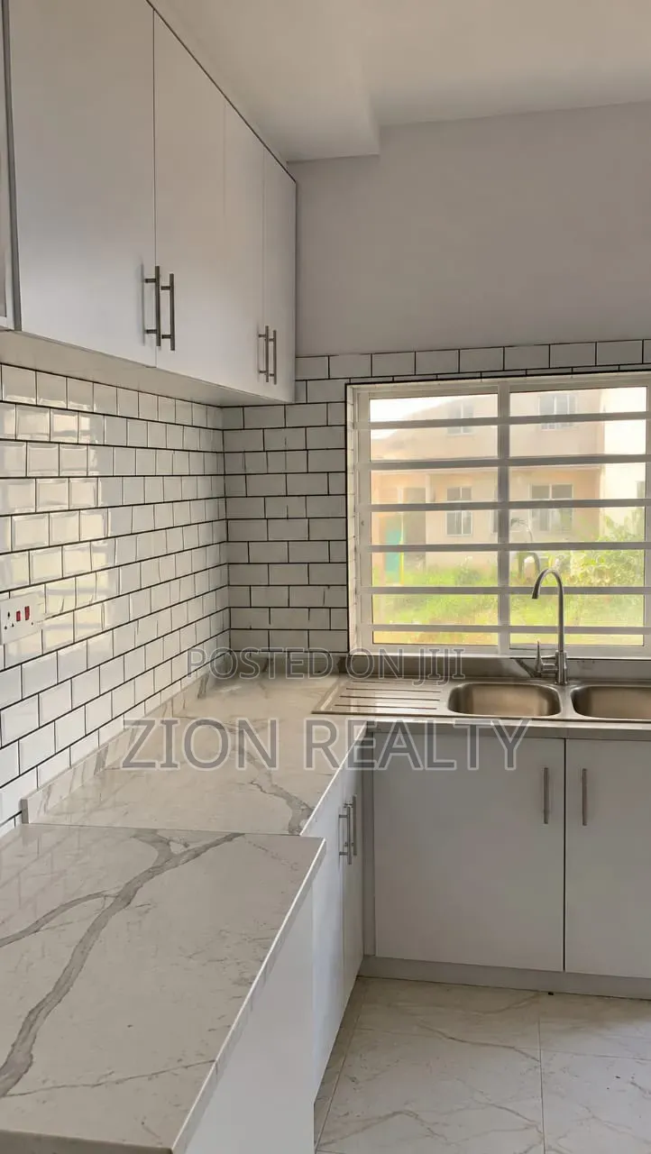 3bdrm Apartment in Elefo, Awoyaya for rent