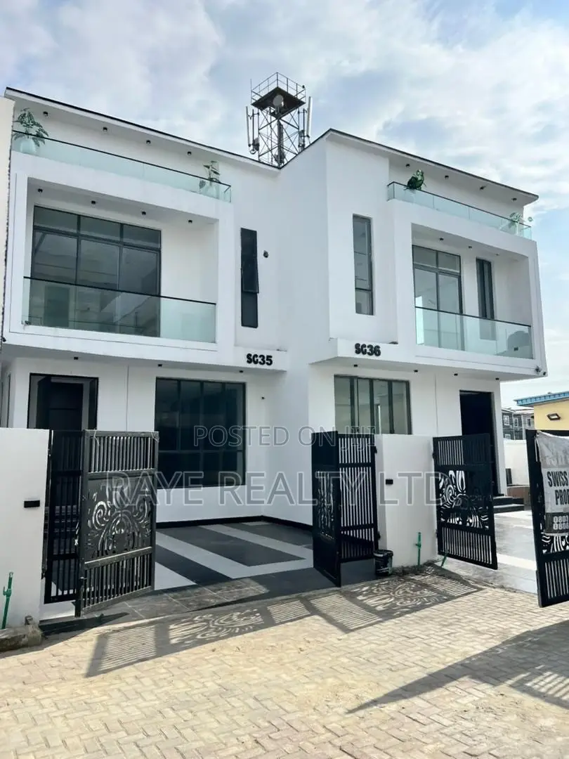 4bdrm Apartment in Chevron for sale