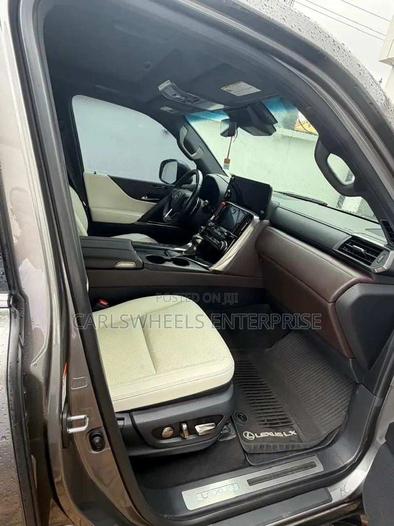 Lexus LX 600 2023