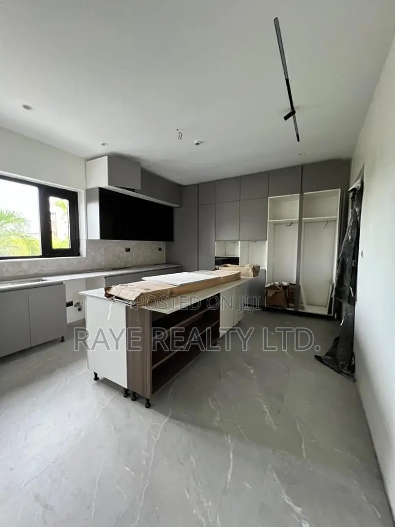 5bdrm Duplex in Ajah for sale