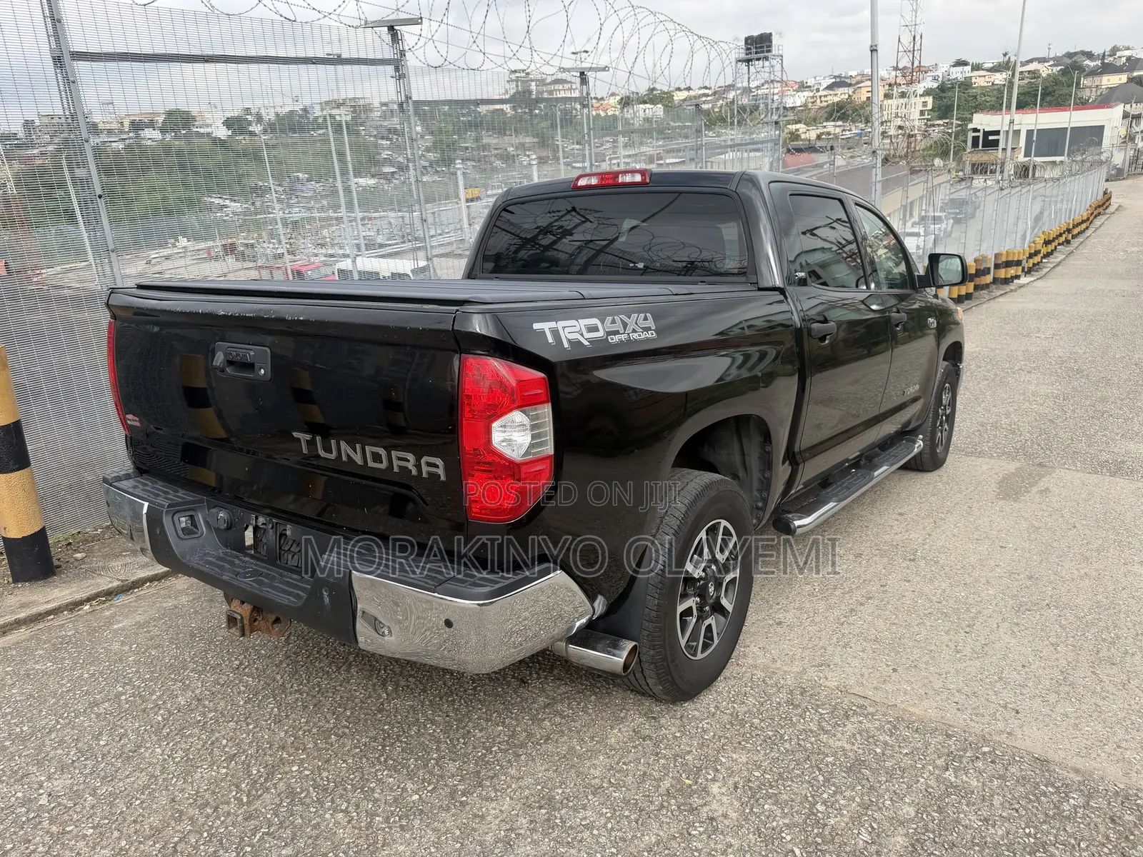 Toyota Tundra 1794 5.7L V8 w/FFV 4x4 CrewMax 5.6 ft. box 145.7 in. WB