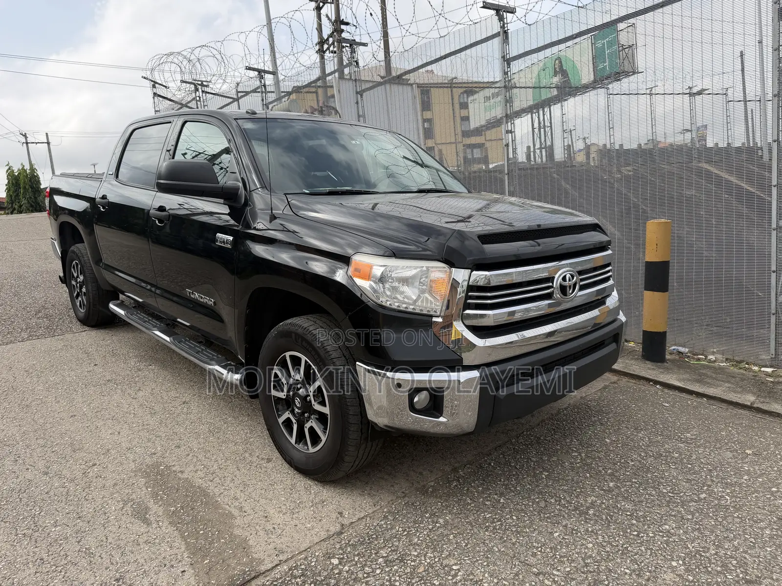 Toyota Tundra 1794 5.7L V8 w/FFV 4x4 CrewMax 5.6 ft. box 145.7 in. WB