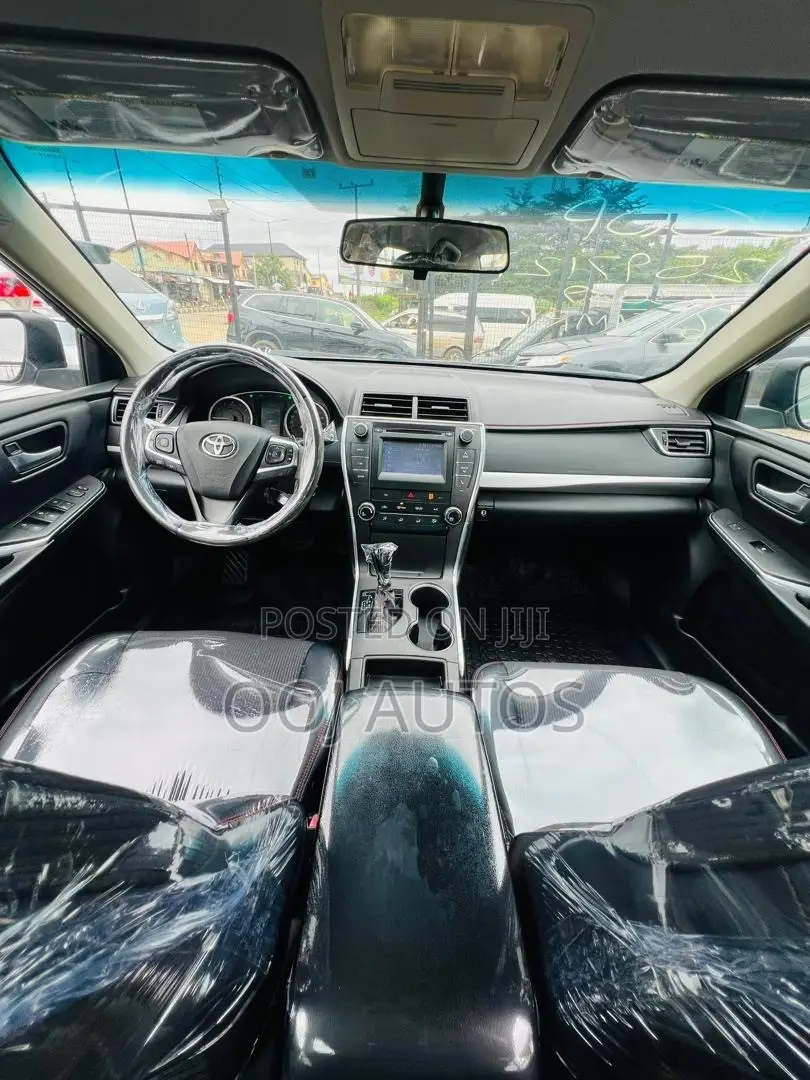 Toyota Camry SE 4dr Sedan (2.5L 4cyl 6A) 2016 Gray