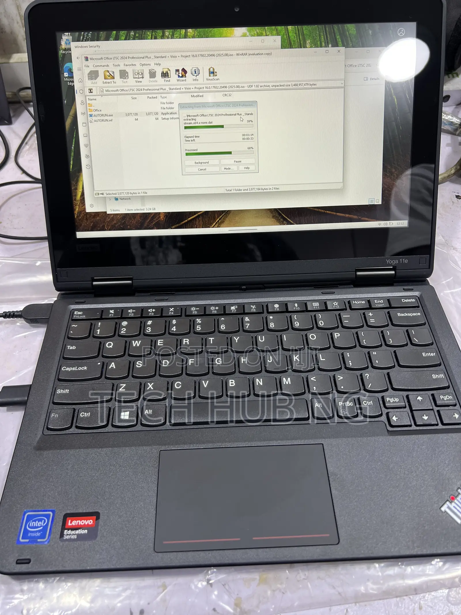 New Laptop Lenovo ThinkPad Yoga 8GB Intel Celeron SSD 256GB