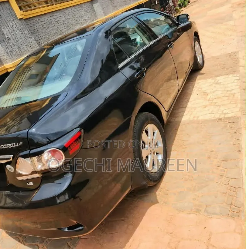 Toyota Corolla 2012 Black