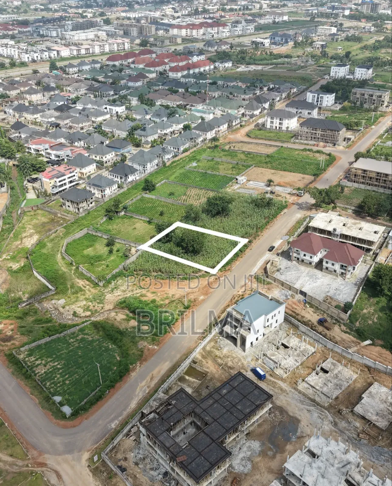 900 SQM Residential Land in Idu for Sale