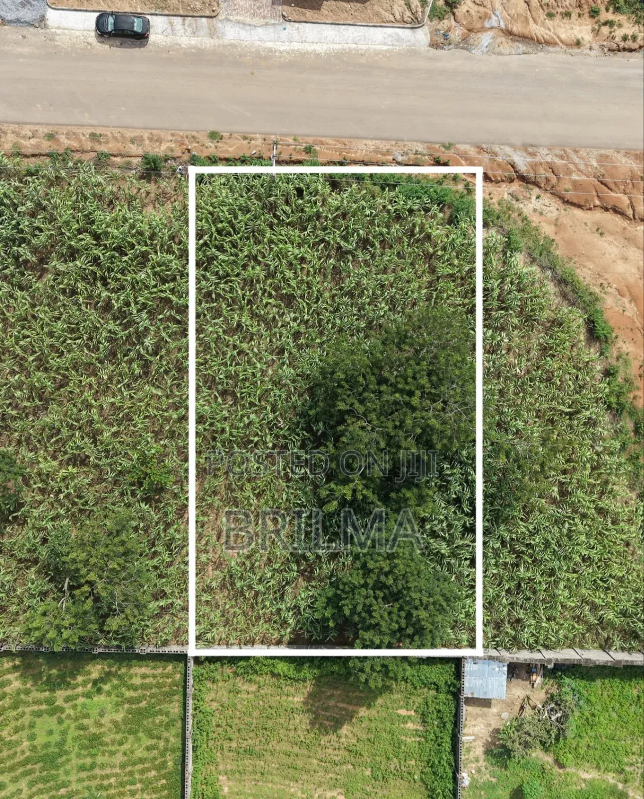 900 SQM Residential Land in Idu for Sale