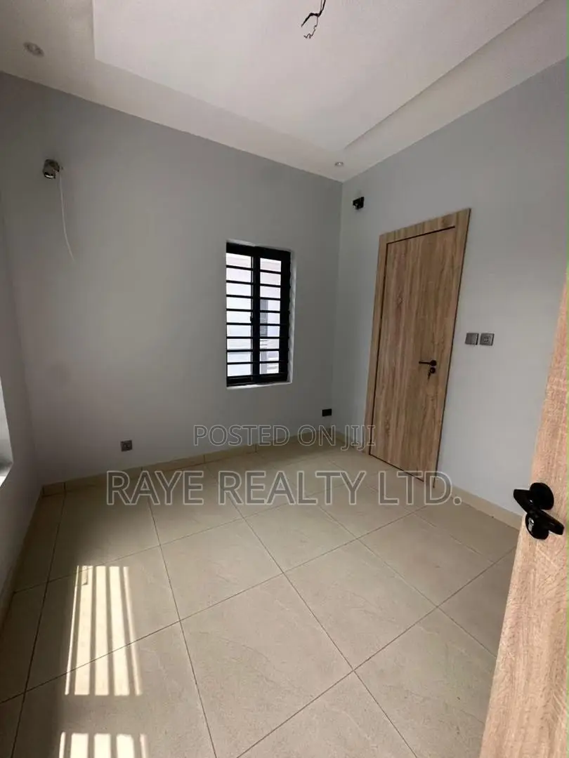 5bdrm Duplex in Ajah for sale