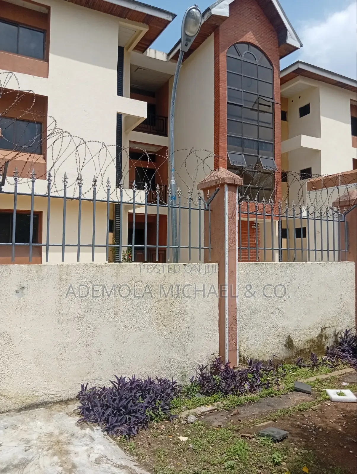 3bdrm Block of Flats in 6 Units 3 Bedroom, Maitama for sale