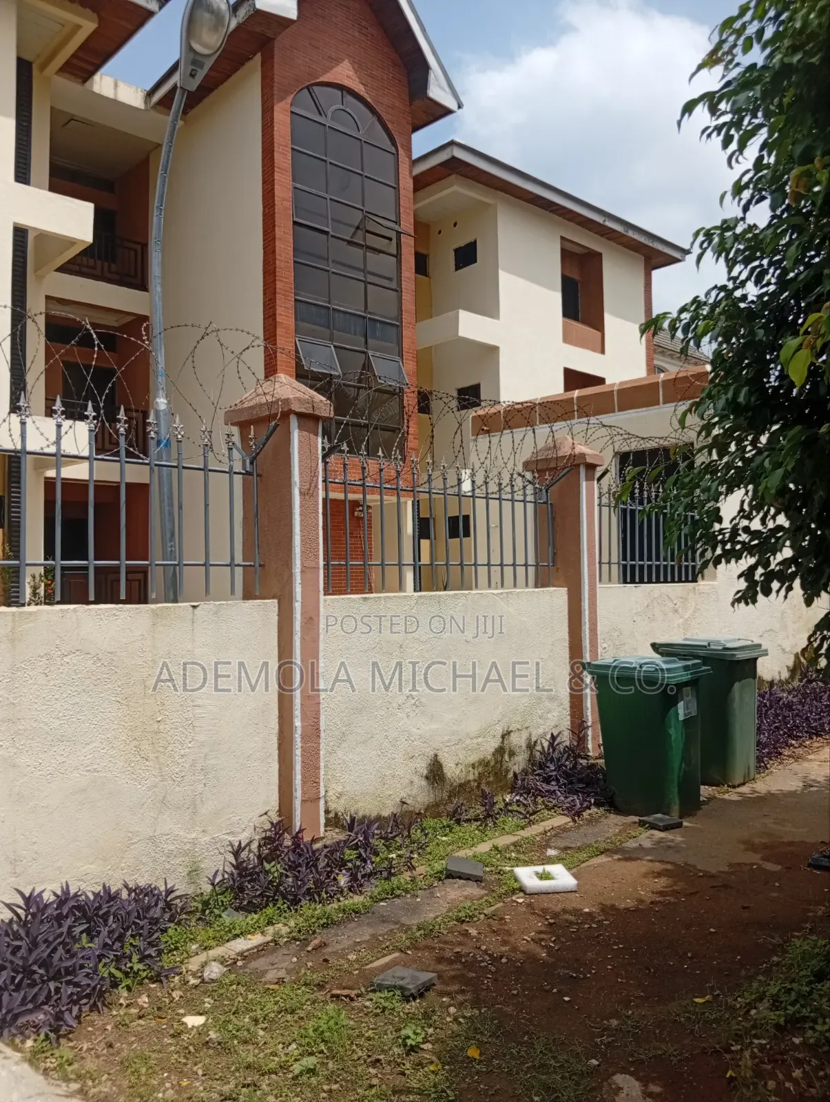 3bdrm Block of Flats in 6 Units 3 Bedroom, Maitama for sale