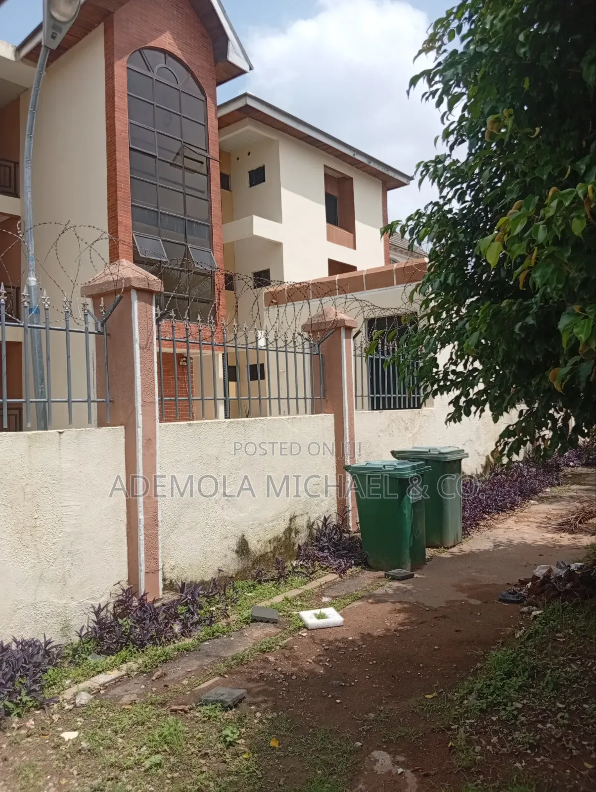 3bdrm Block of Flats in 6 Units 3 Bedroom, Maitama for sale