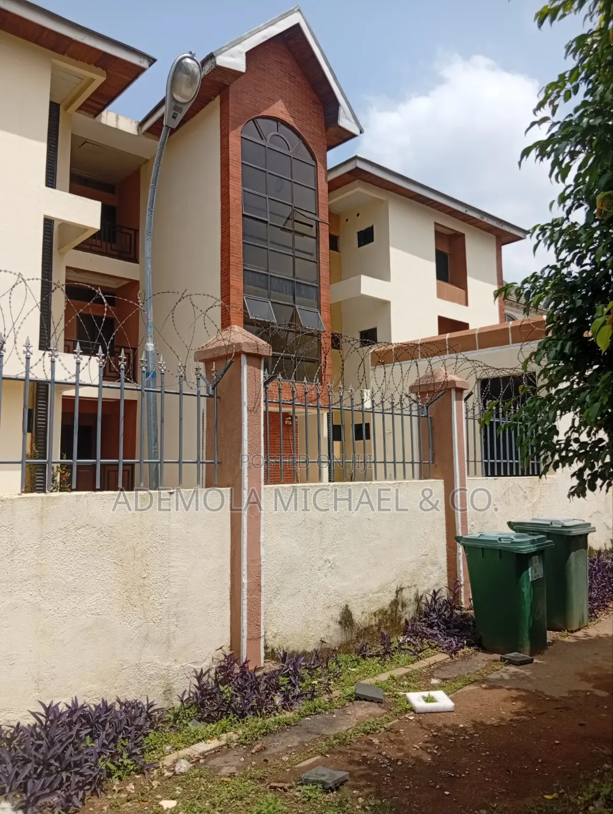 3bdrm Block of Flats in 6 Units 3 Bedroom, Maitama for sale
