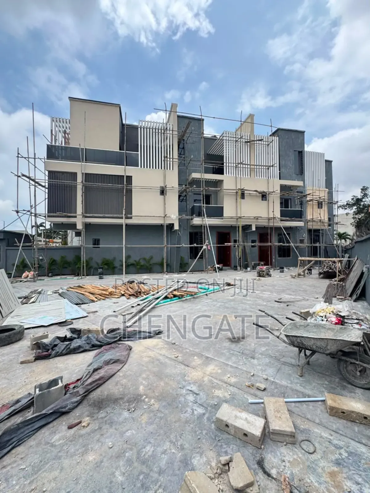 3bdrm Apartment in Gbagada for sale